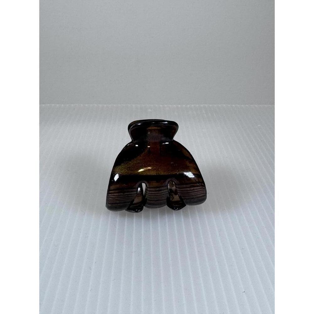 Stylish Brown Hair Claw Clip - Trendy Accessory